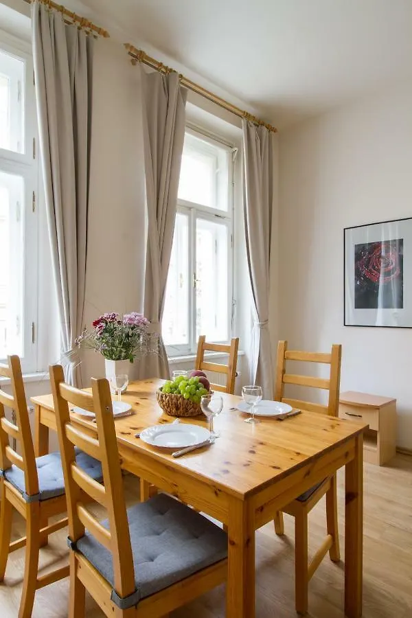 Residence Zahrebska 布拉格 4*,