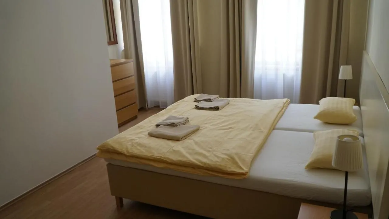 Residence Zahrebska 布拉格