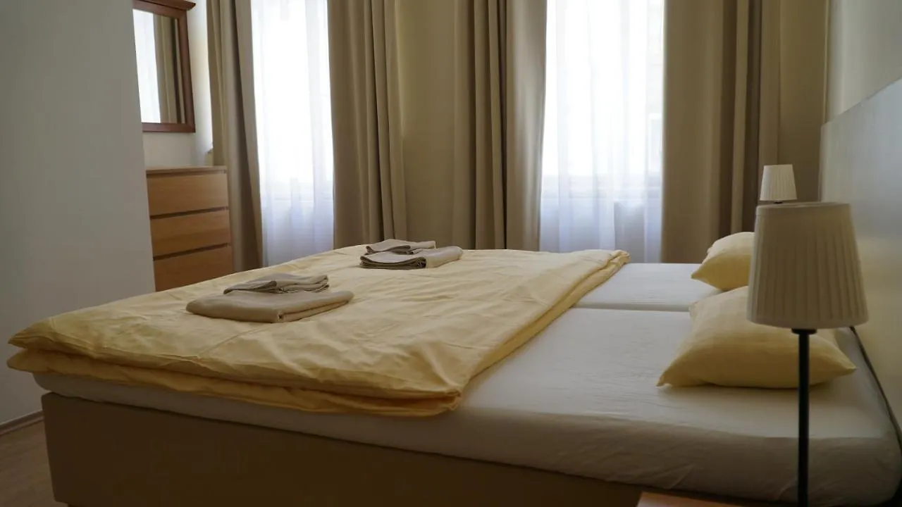 Residence Zahrebska 布拉格