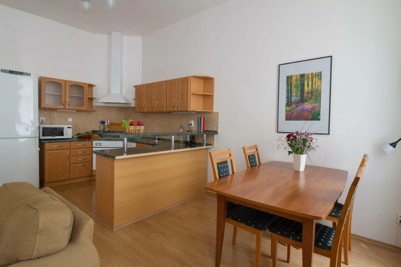 Residence Zahrebska Prague 4*,